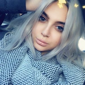 Meet your Posher, Jasmina